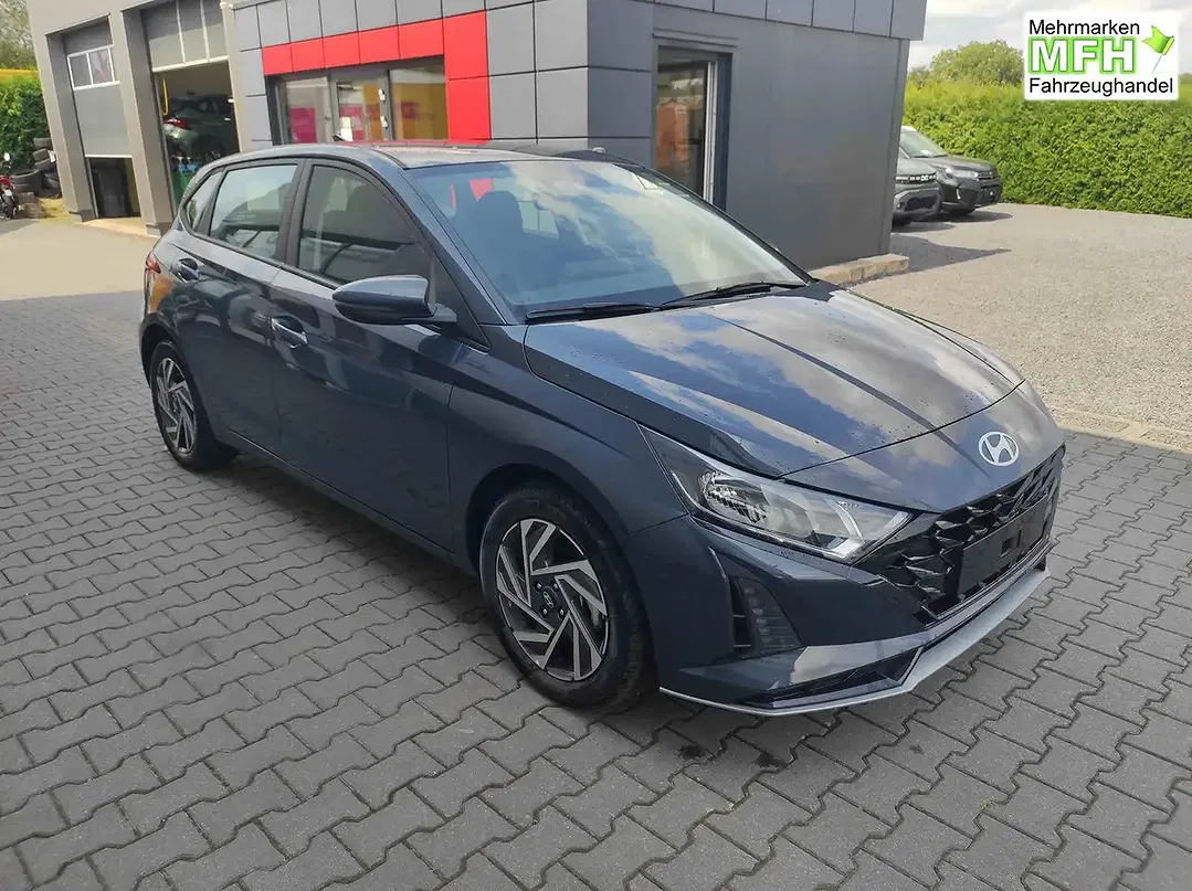 Hyundai i20 - Thumbnail 3