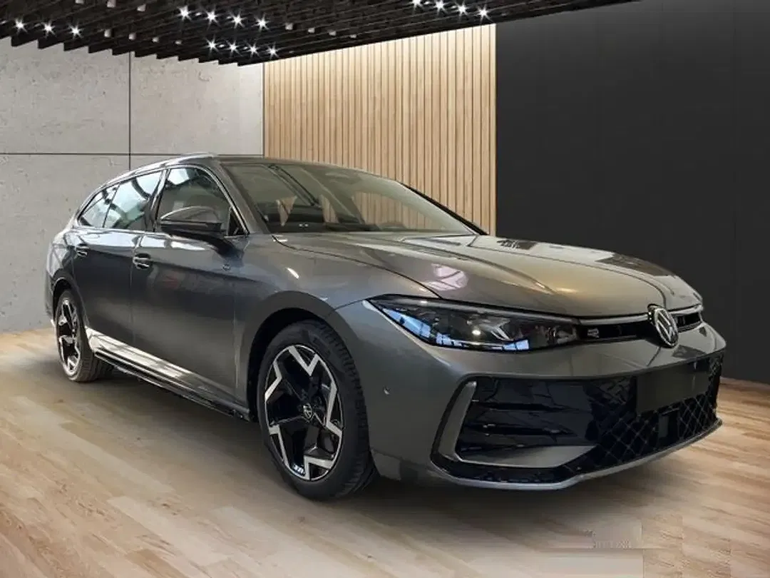 Volkswagen Passat Variant - Thumbnail 1