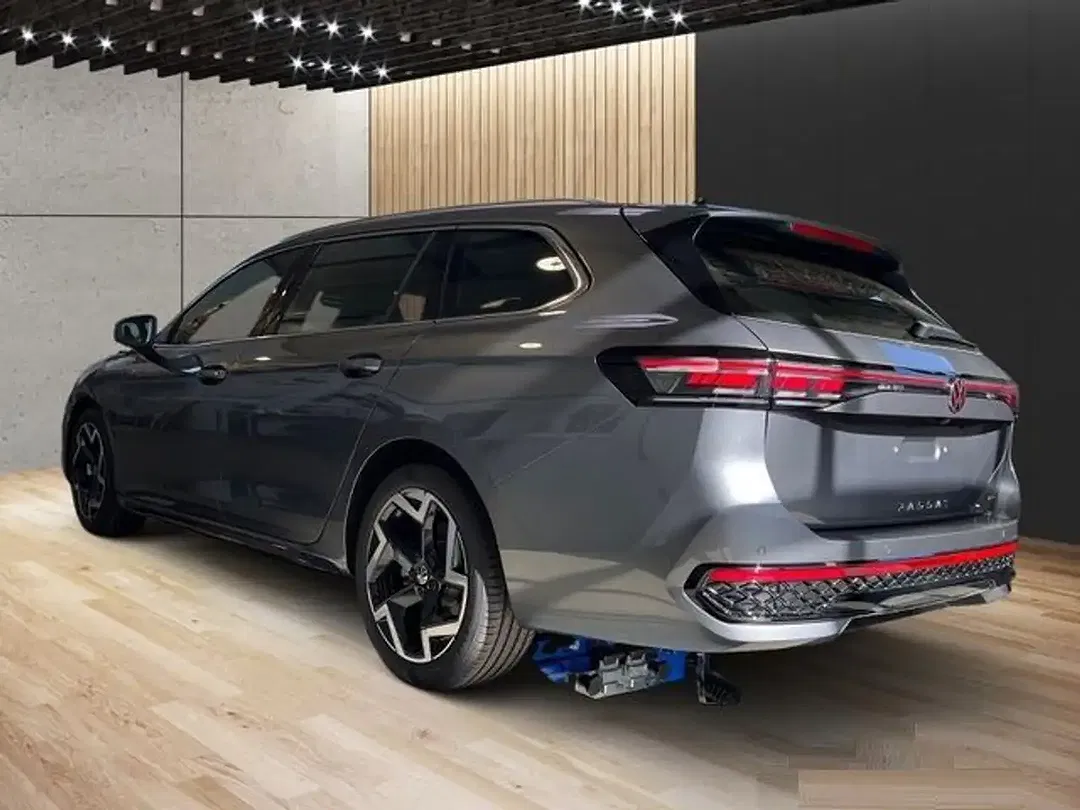 Volkswagen Passat Variant - Thumbnail 2