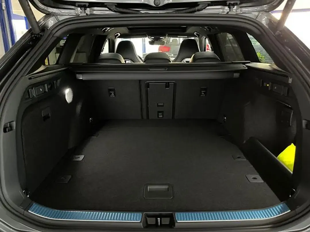 Volkswagen Passat Variant - Thumbnail 8