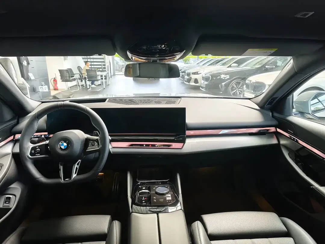 BMW 520 - Thumbnail 10