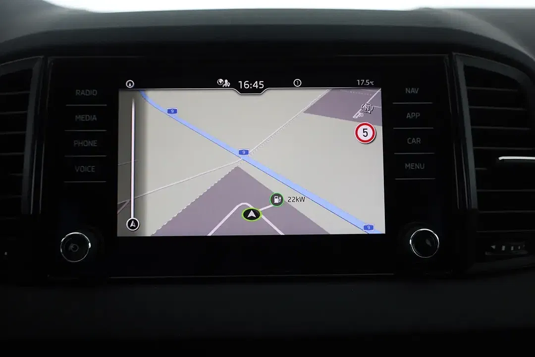 Skoda Karoq - Thumbnail 10