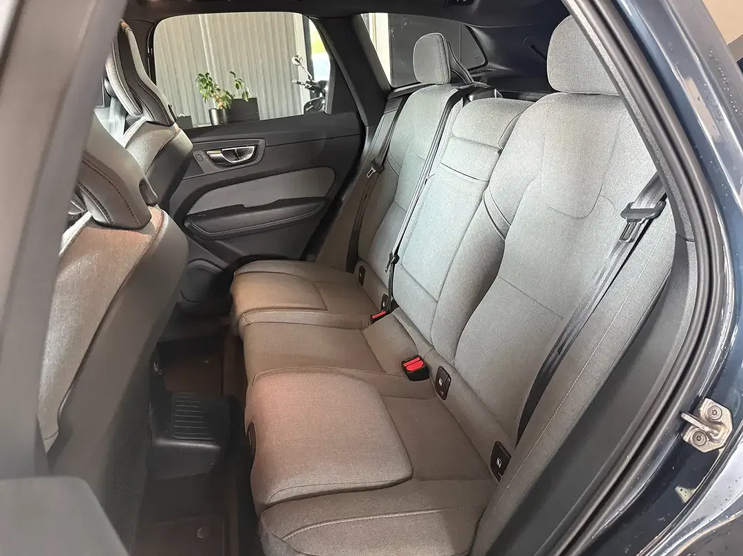 Volvo XC60 - Thumbnail 8