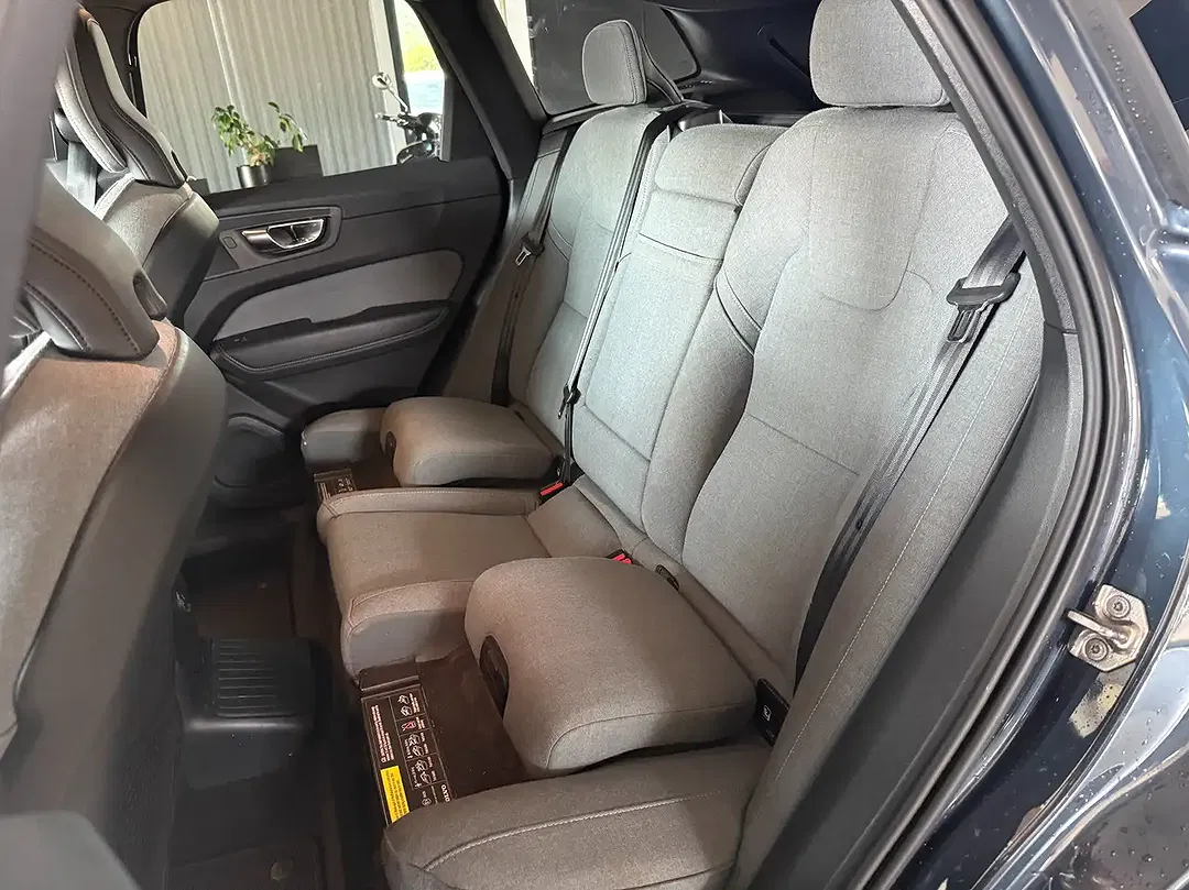 Volvo XC60 - Thumbnail 9