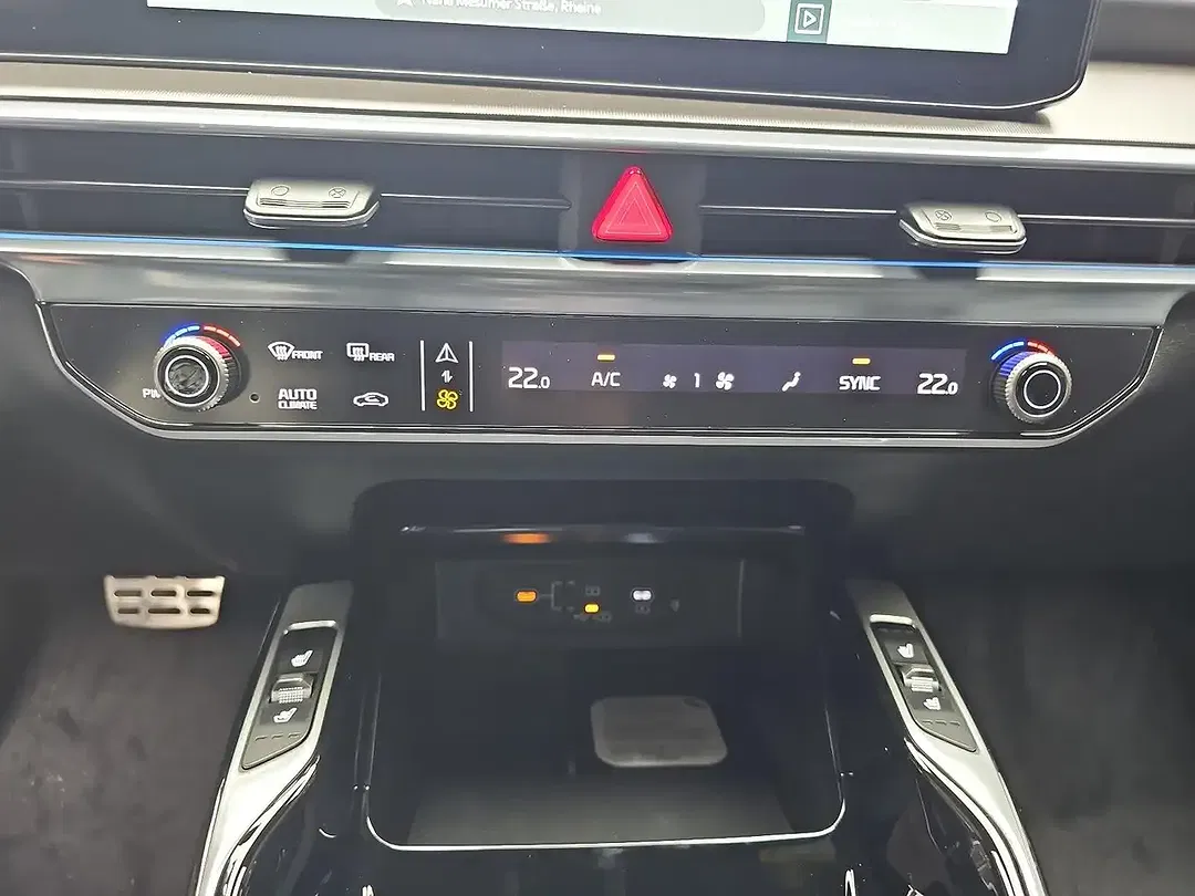 Kia Sorento - Thumbnail 11