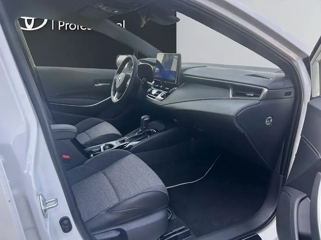 Toyota Corolla - Thumbnail 13