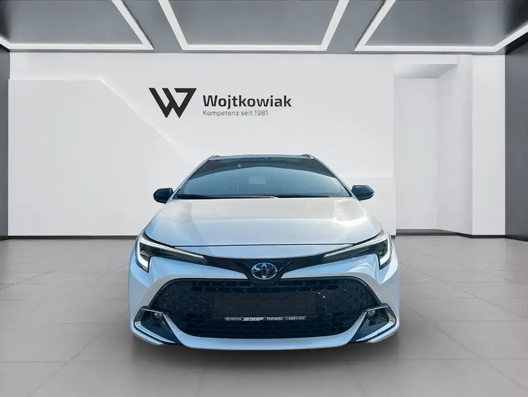 Toyota Corolla - Thumbnail 4