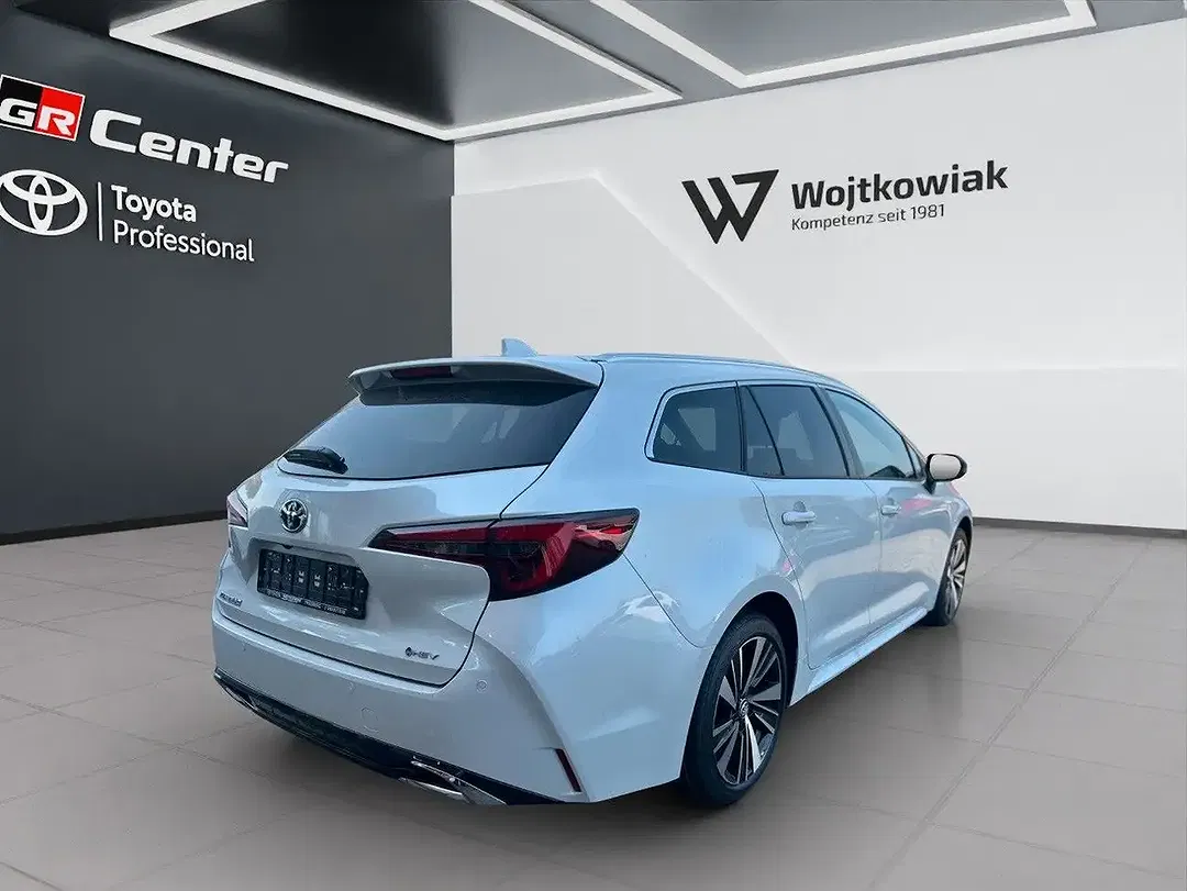 Toyota Corolla - Thumbnail 7