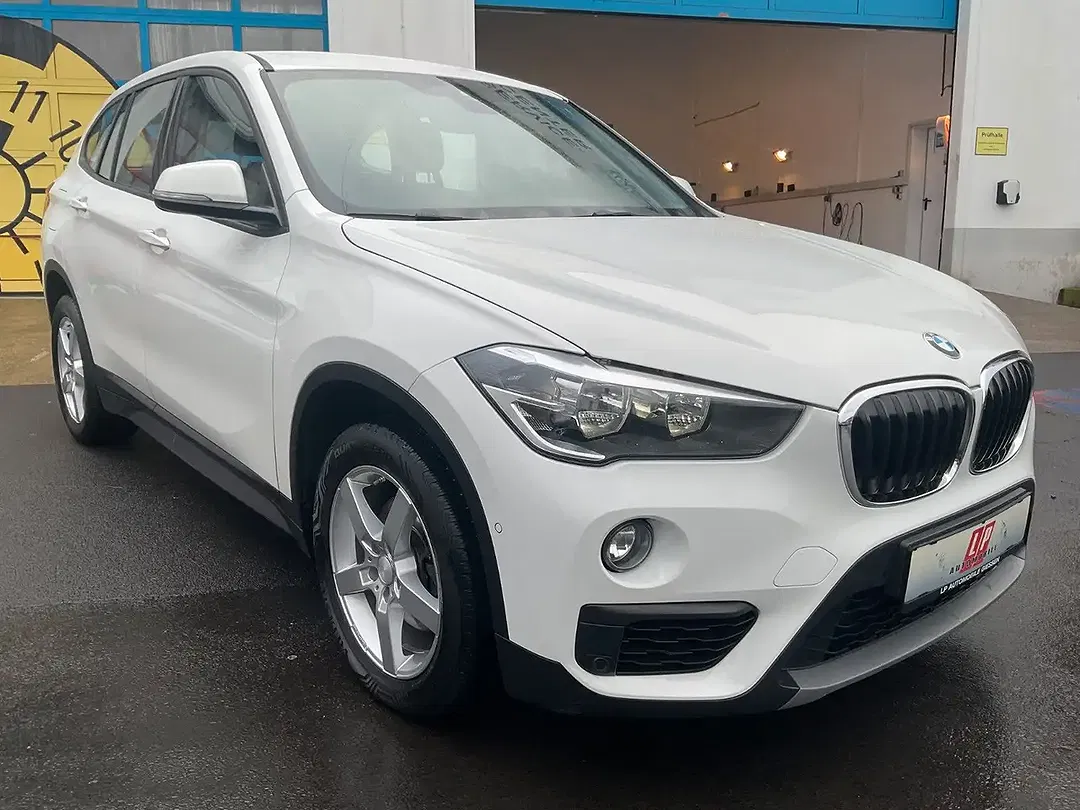 BMW X1 - Thumbnail 3