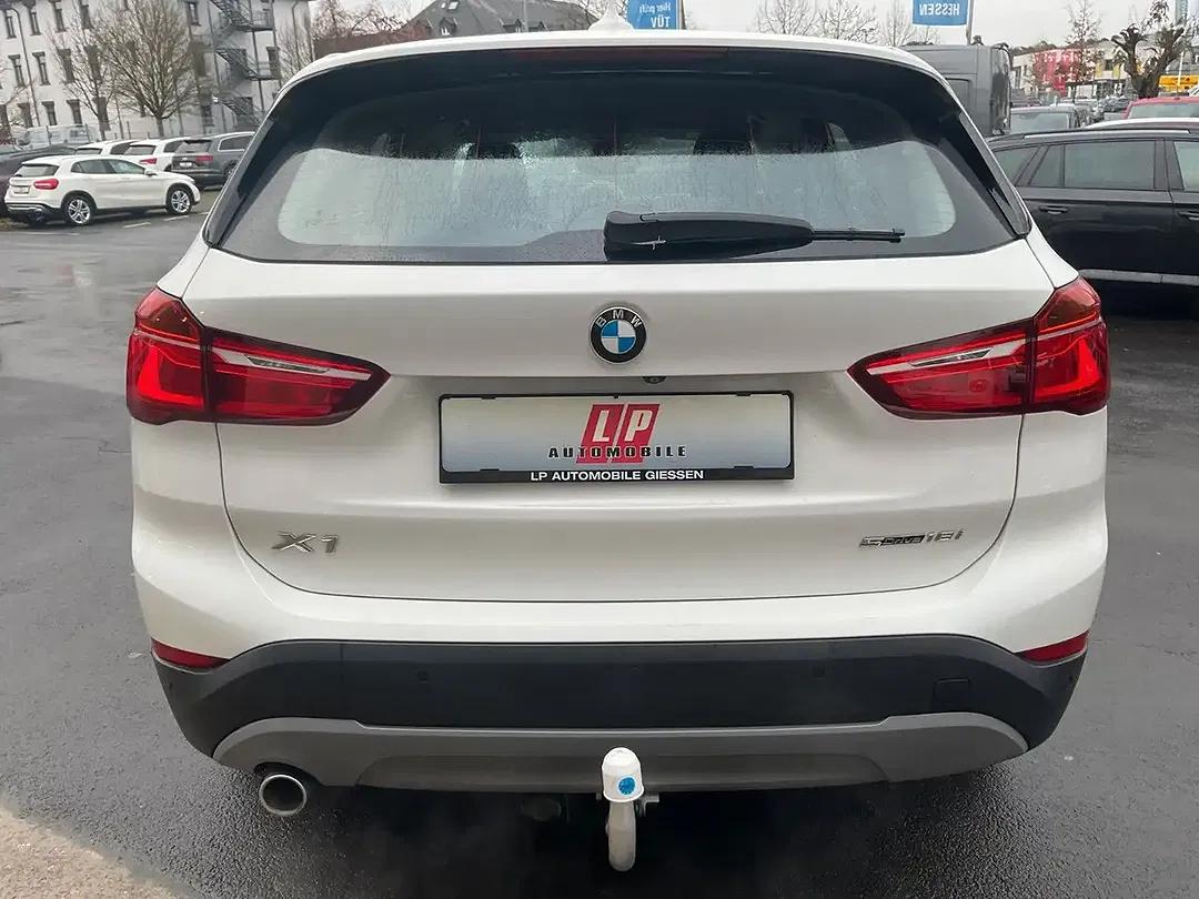 BMW X1 - Thumbnail 6