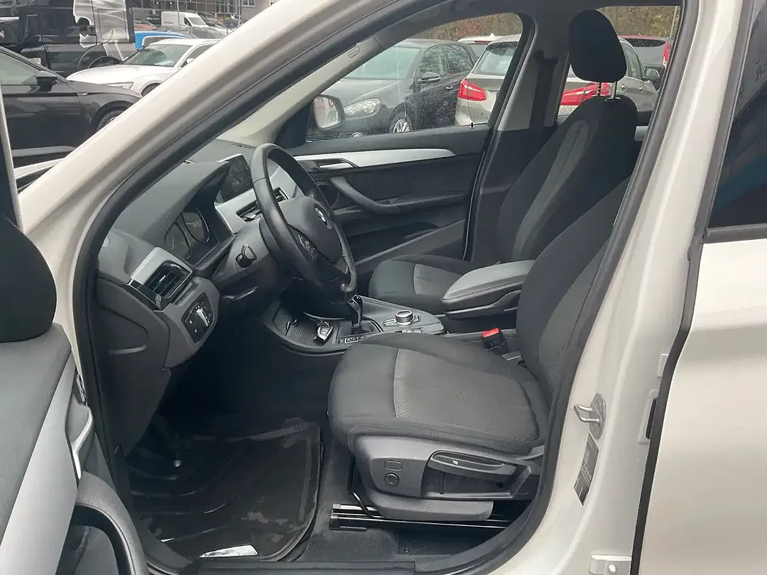 BMW X1 - Thumbnail 9