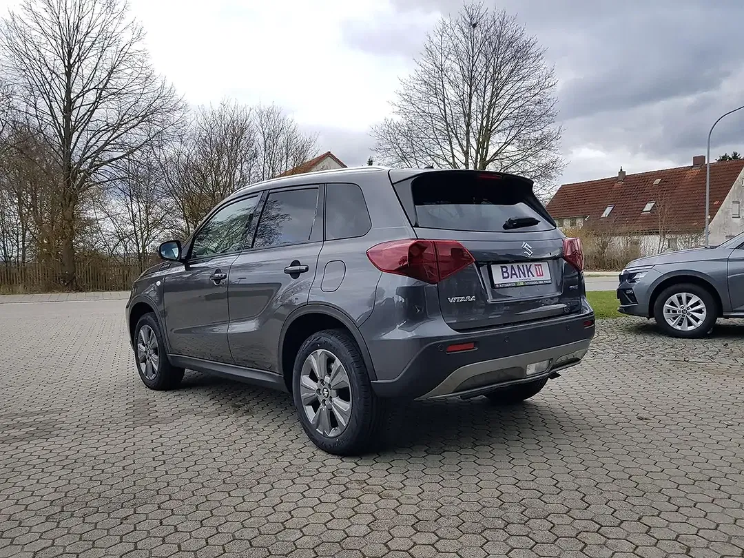 Suzuki Vitara - Thumbnail 3