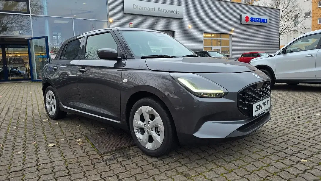 Suzuki Swift - Thumbnail 4