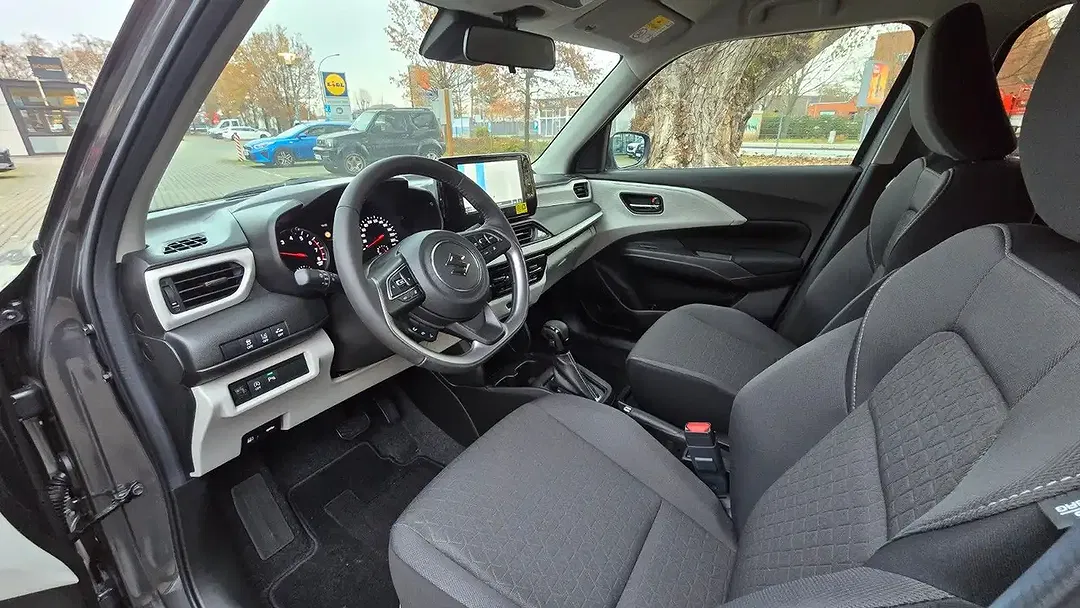 Suzuki Swift - Thumbnail 8