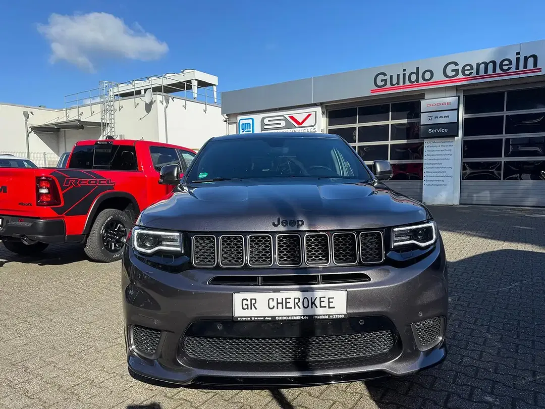 Jeep Grand Cherokee - Thumbnail 10