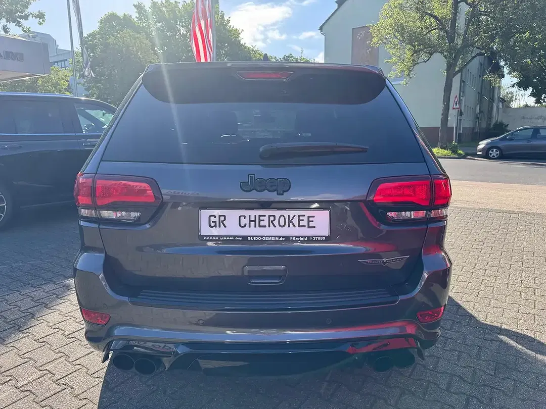 Jeep Grand Cherokee - Thumbnail 6
