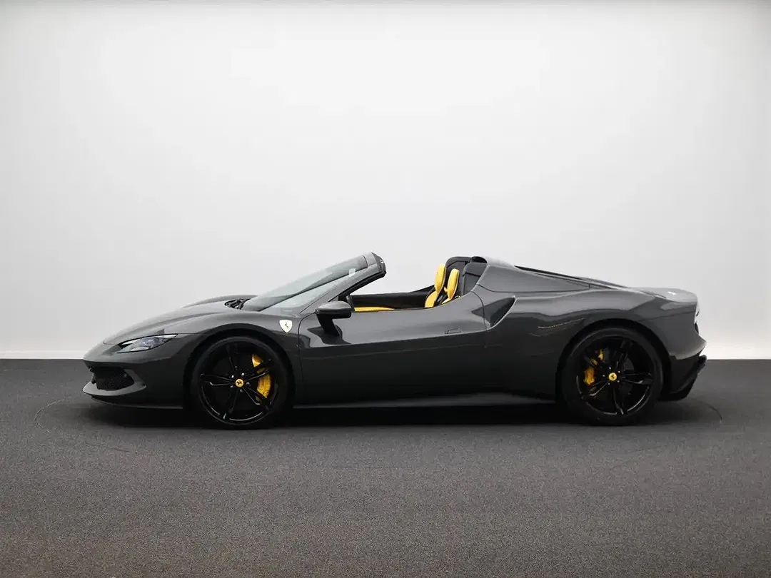 Ferrari 296 GTS - Thumbnail 9