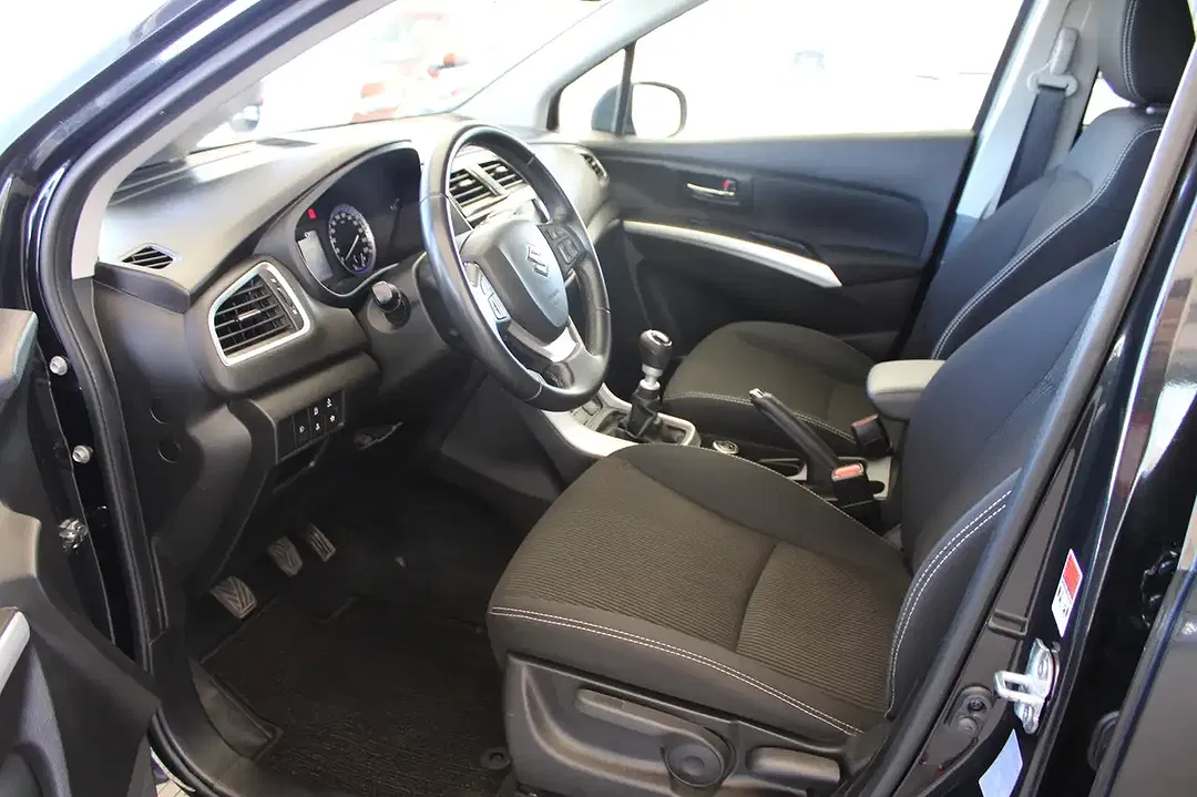 Suzuki S-Cross - Thumbnail 4