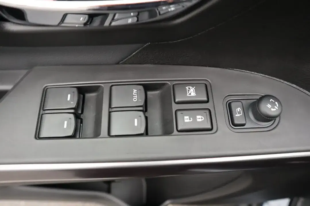 Suzuki SX4 S-Cross - Thumbnail 8