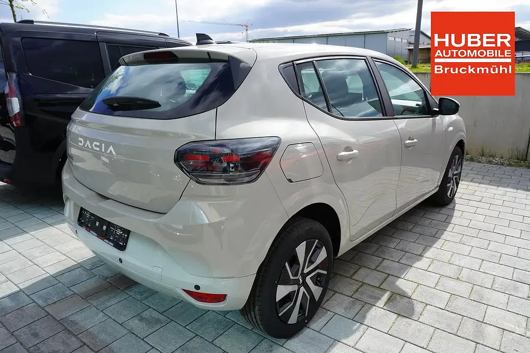 Dacia Sandero - Thumbnail 4