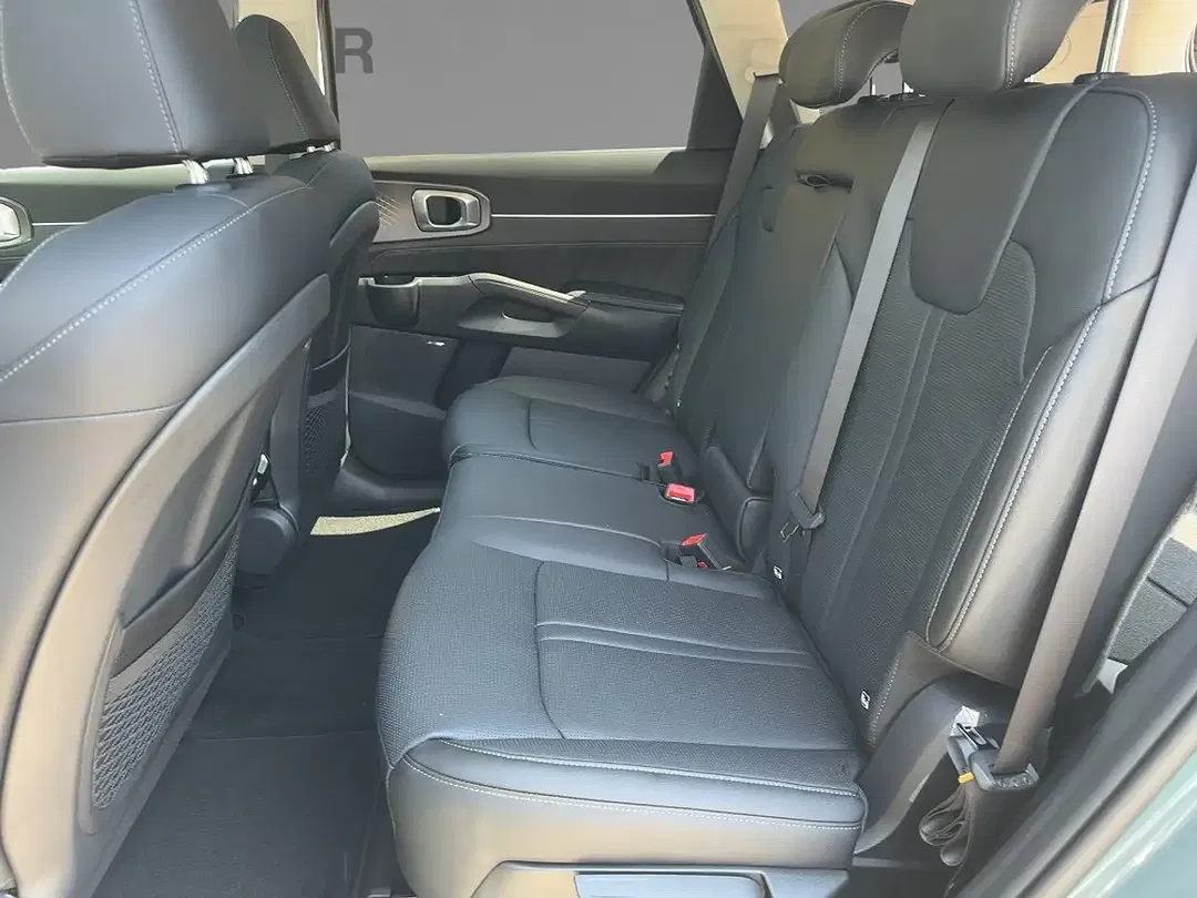 Kia Sorento - Thumbnail 8