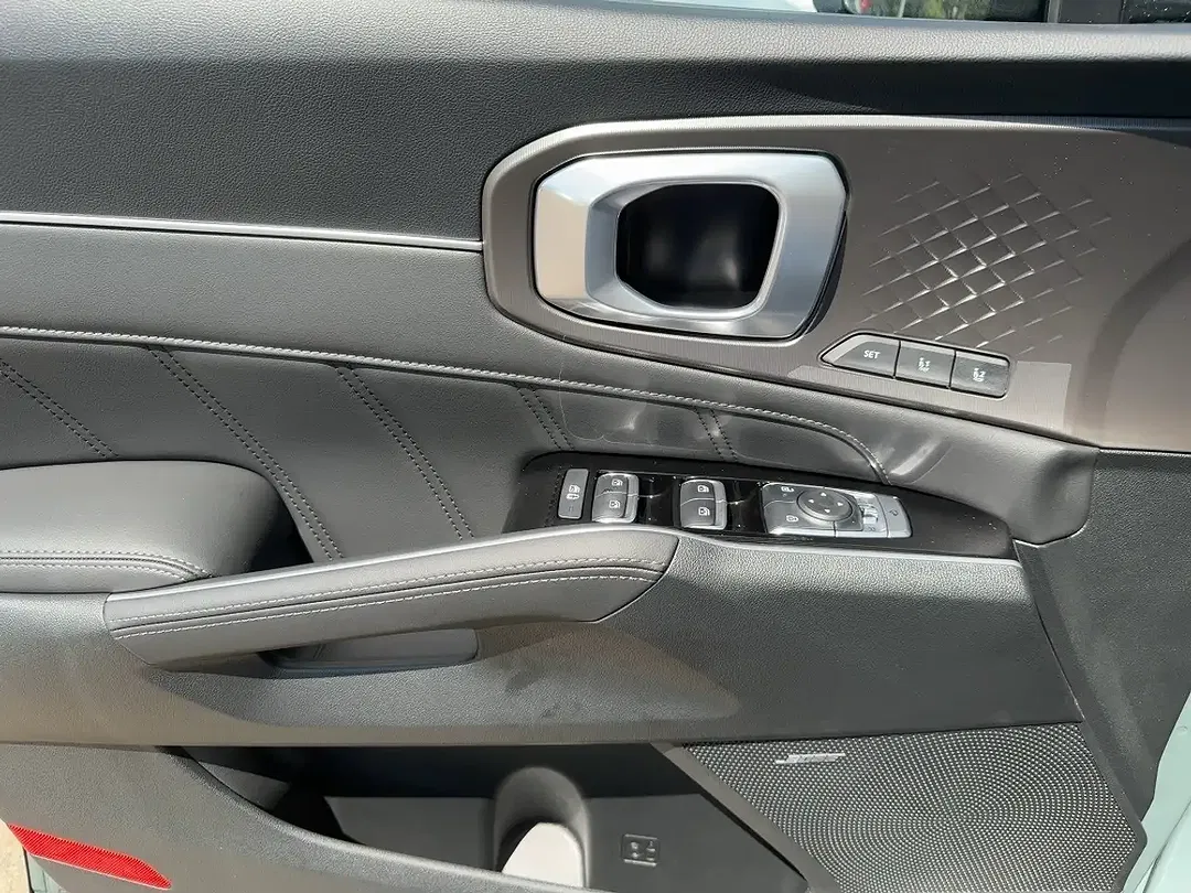 Kia Sorento - Thumbnail 13