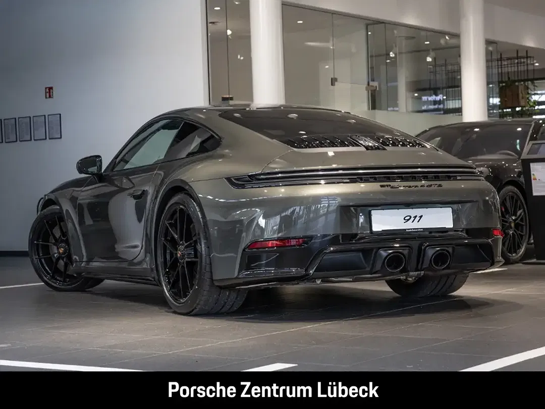 Porsche 992 - Thumbnail 3