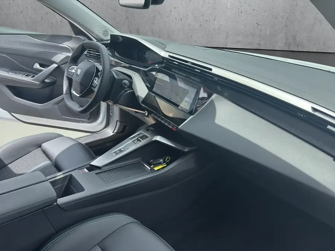 Peugeot 308 - Thumbnail 13