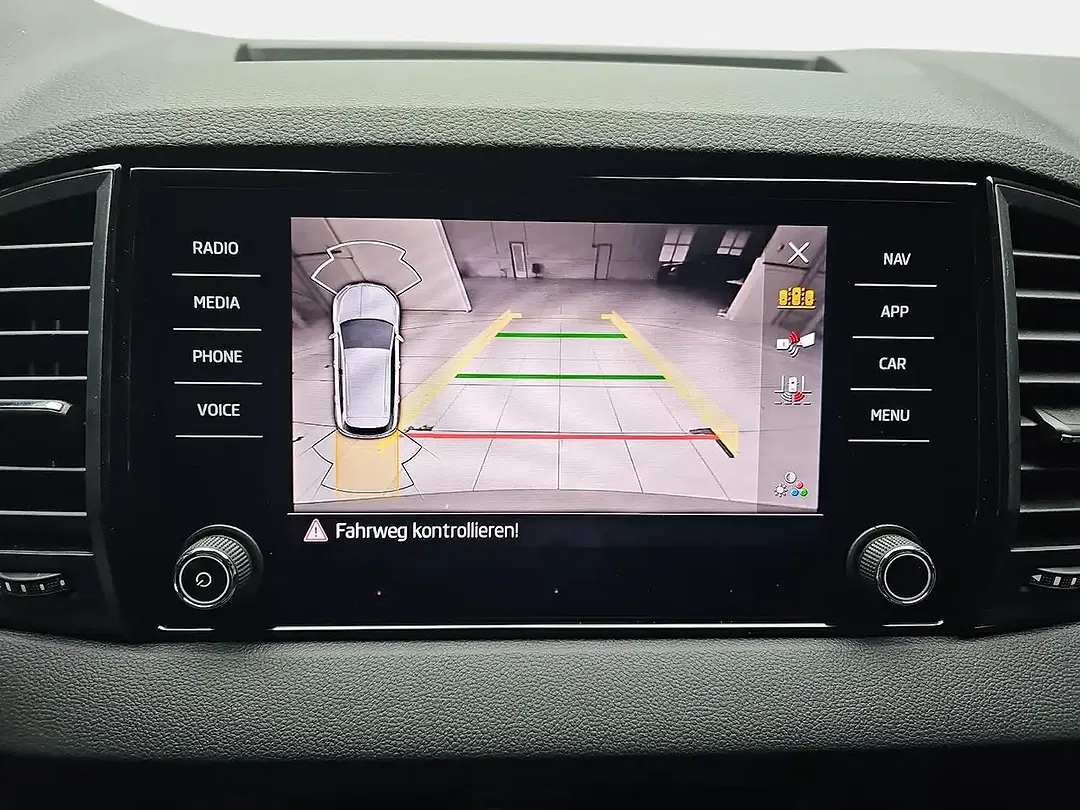 Skoda Karoq - Thumbnail 10