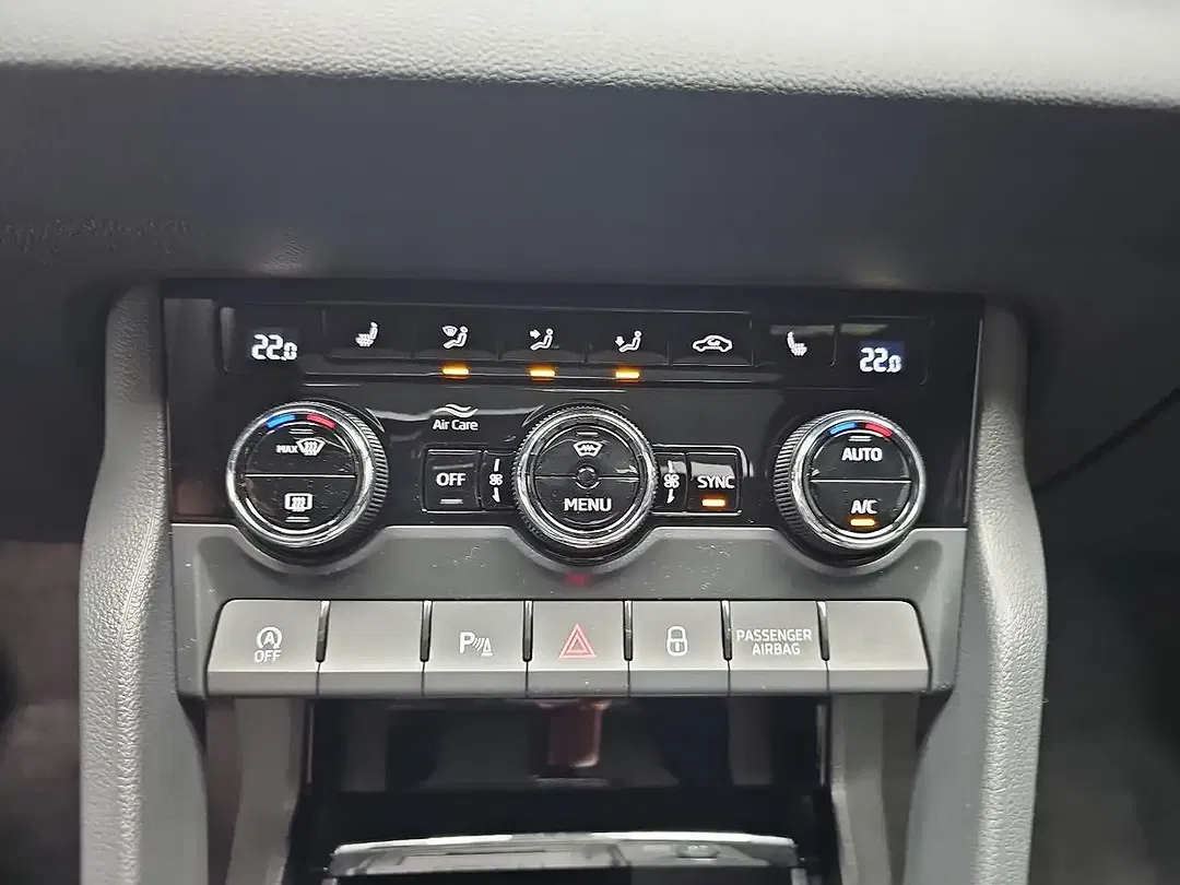 Skoda Karoq - Thumbnail 11