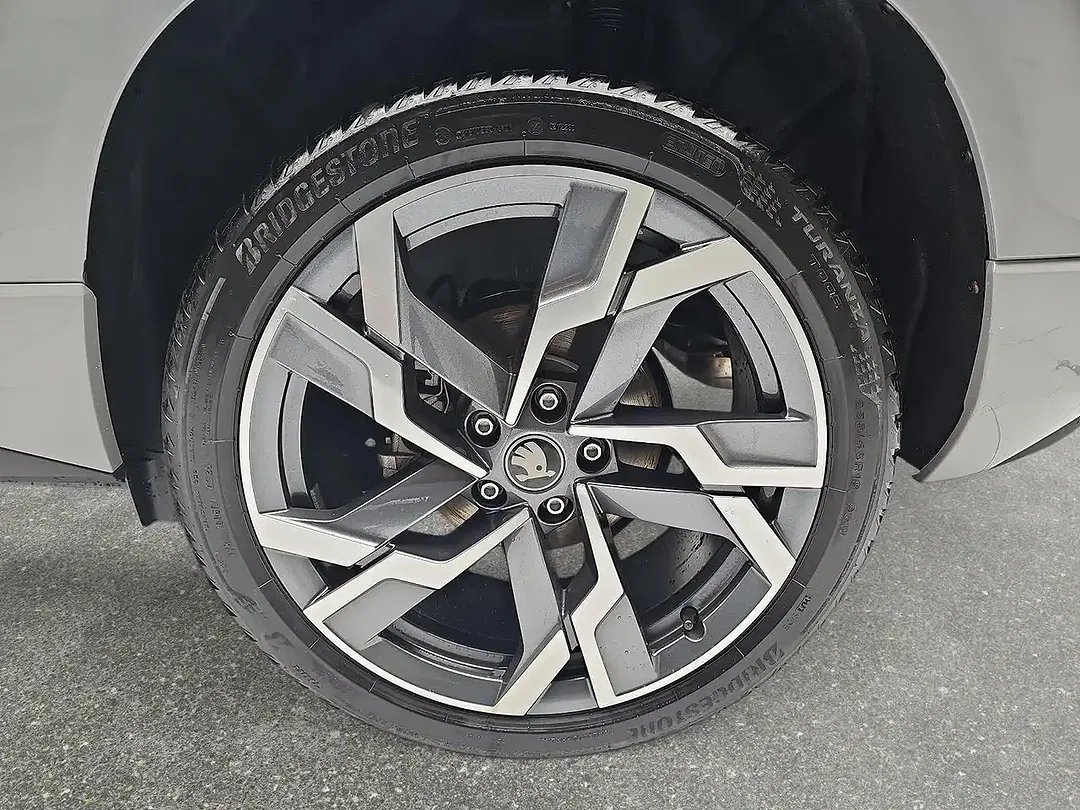 Skoda Karoq - Thumbnail 6