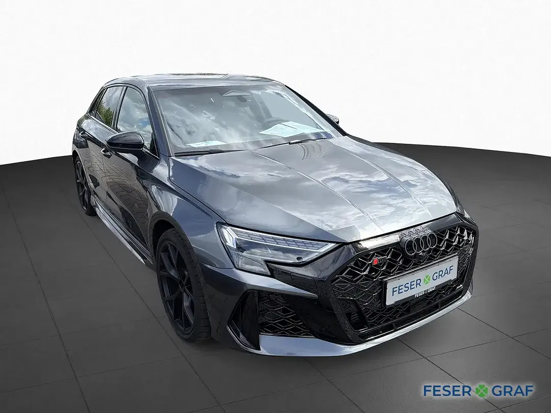 Audi RS3 - Thumbnail 3