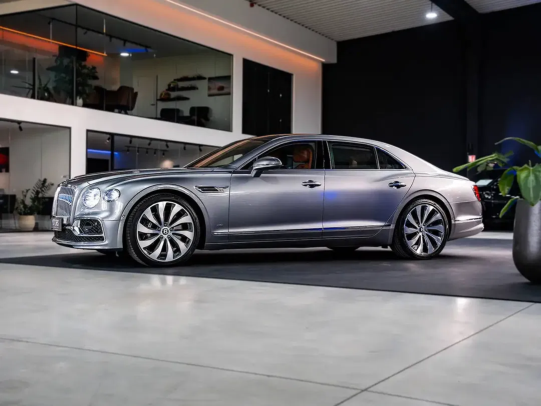 Bentley Flying Spur - Thumbnail 3