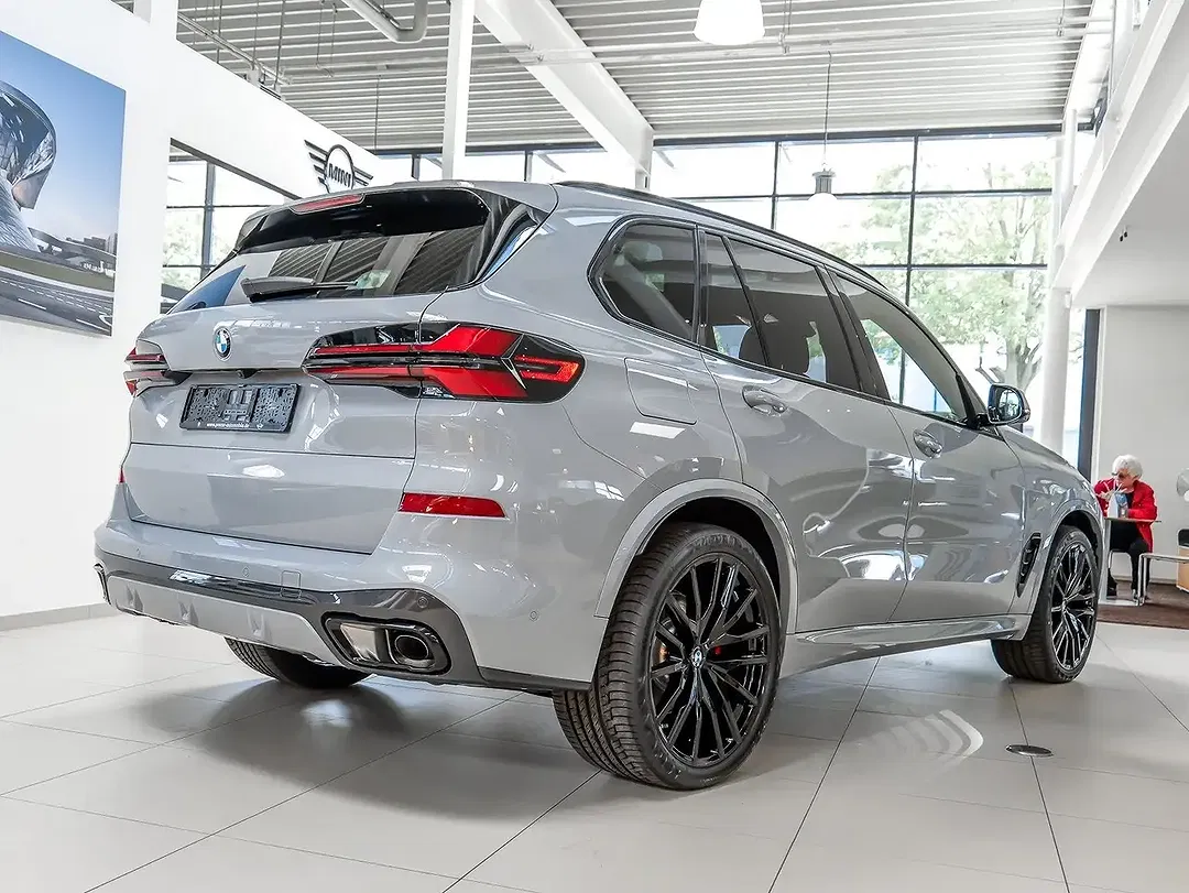 BMW X5 - Thumbnail 2