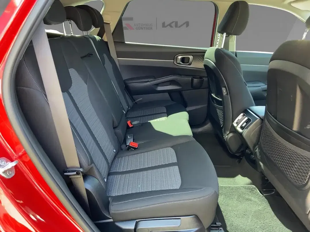 Kia Sorento - Thumbnail 10