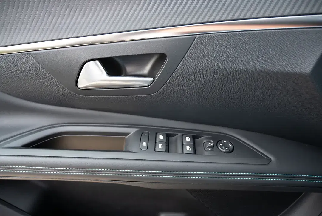 Peugeot 3008 - Thumbnail 12