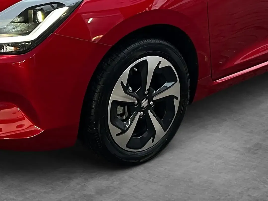 Suzuki Swift - Thumbnail 11