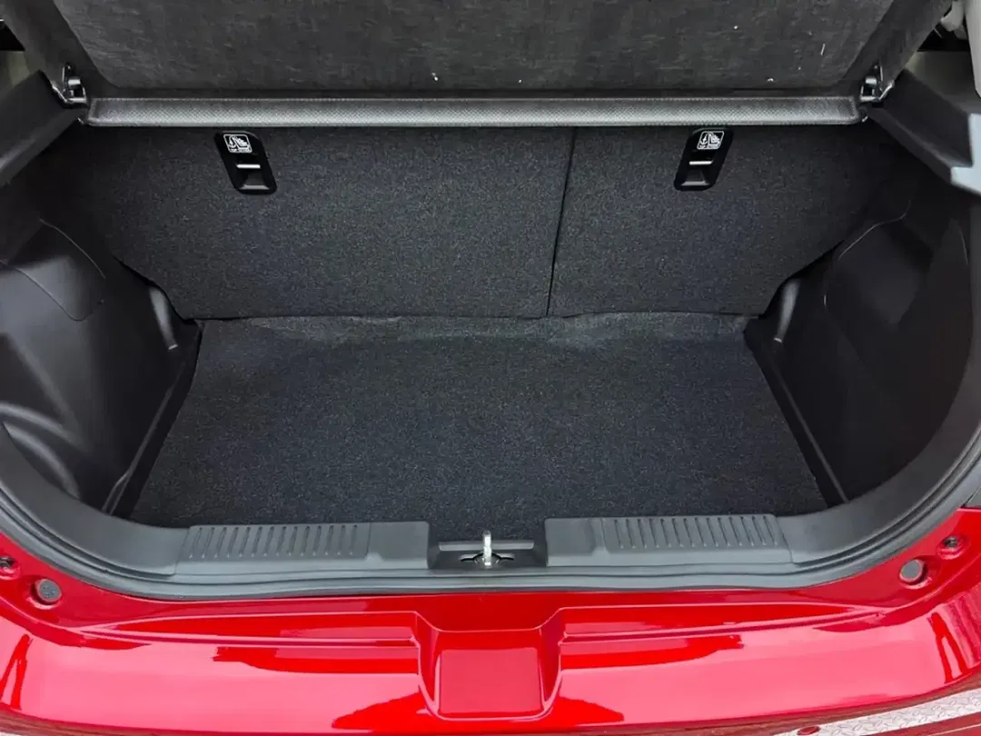 Suzuki Swift - Thumbnail 13