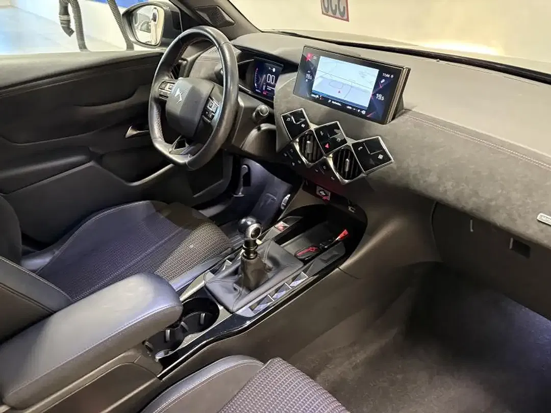 DS Automobiles DS 3 Crossback - Thumbnail 2
