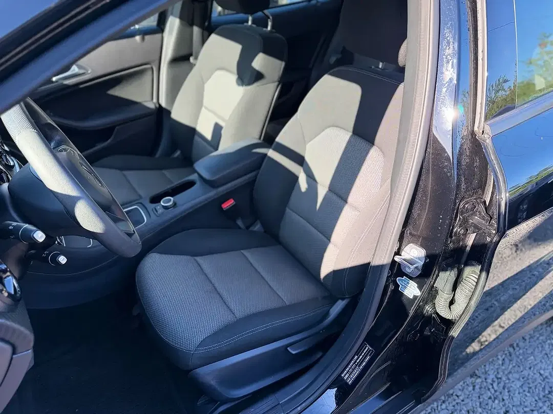 Mercedes-Benz GLA 200 - Thumbnail 10