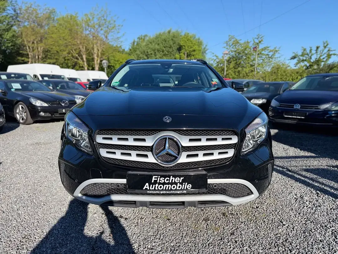 Mercedes-Benz GLA 200 - Thumbnail 2