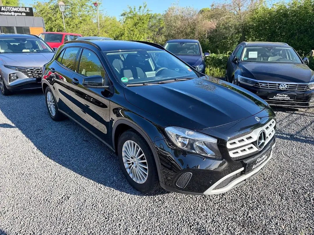 Mercedes-Benz GLA 200 - Thumbnail 3