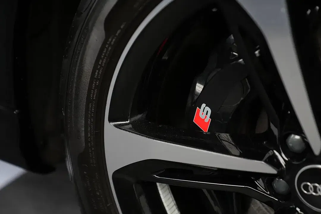 Audi SQ7 - Thumbnail 13