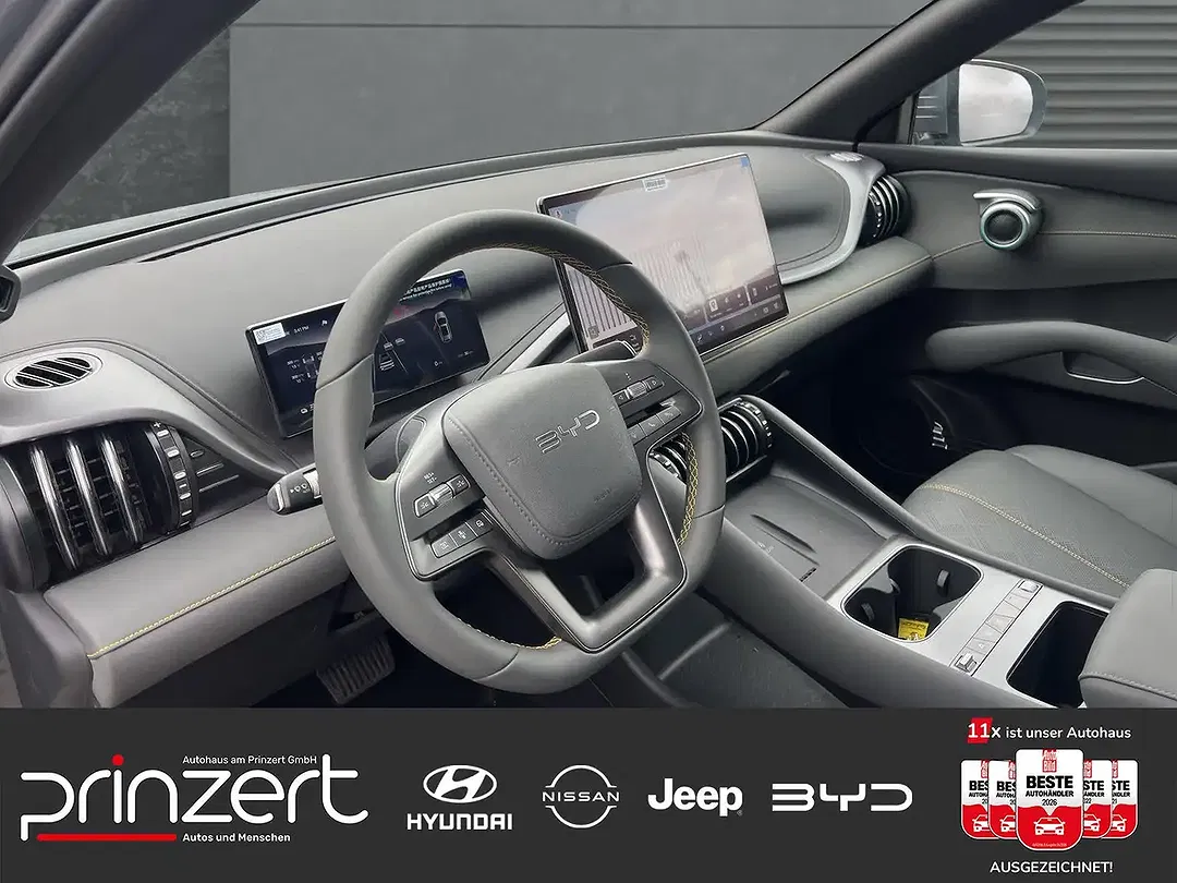 BYD Atto 3 - Thumbnail 5