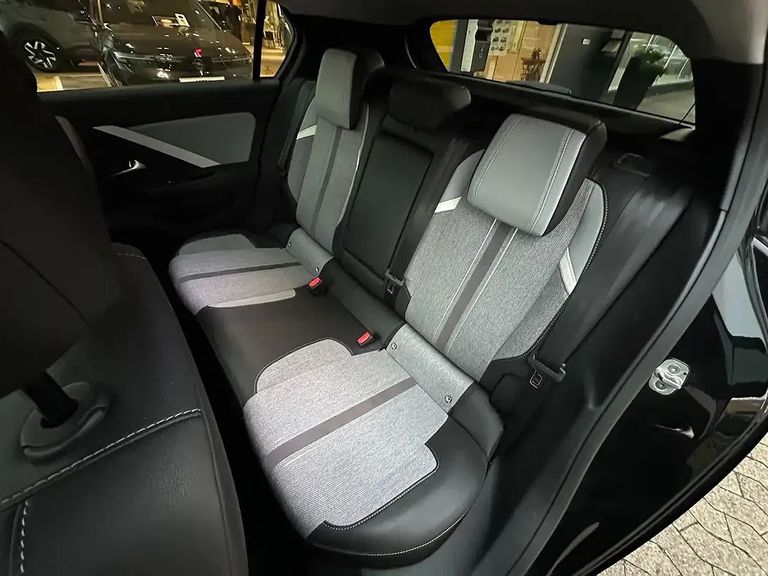 Opel Astra - Thumbnail 15