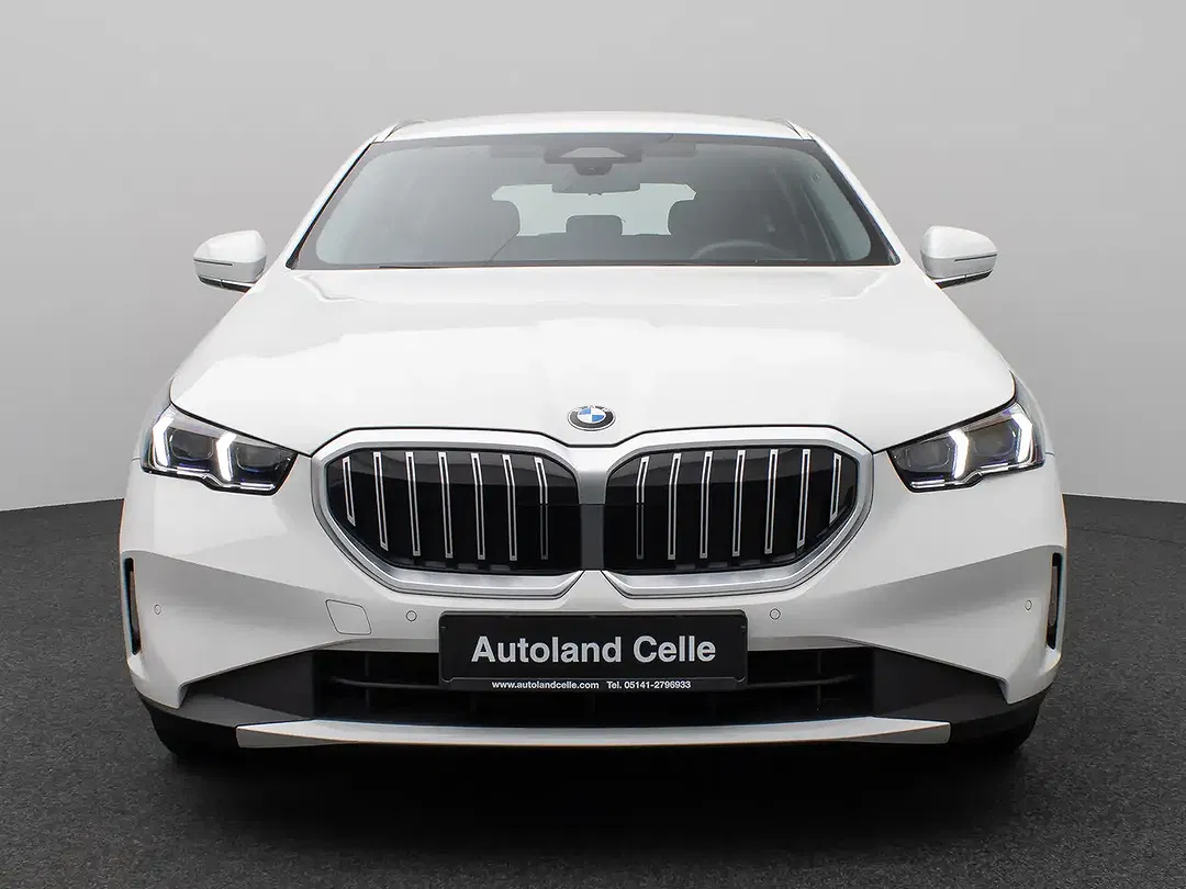 BMW 520 - Thumbnail 1