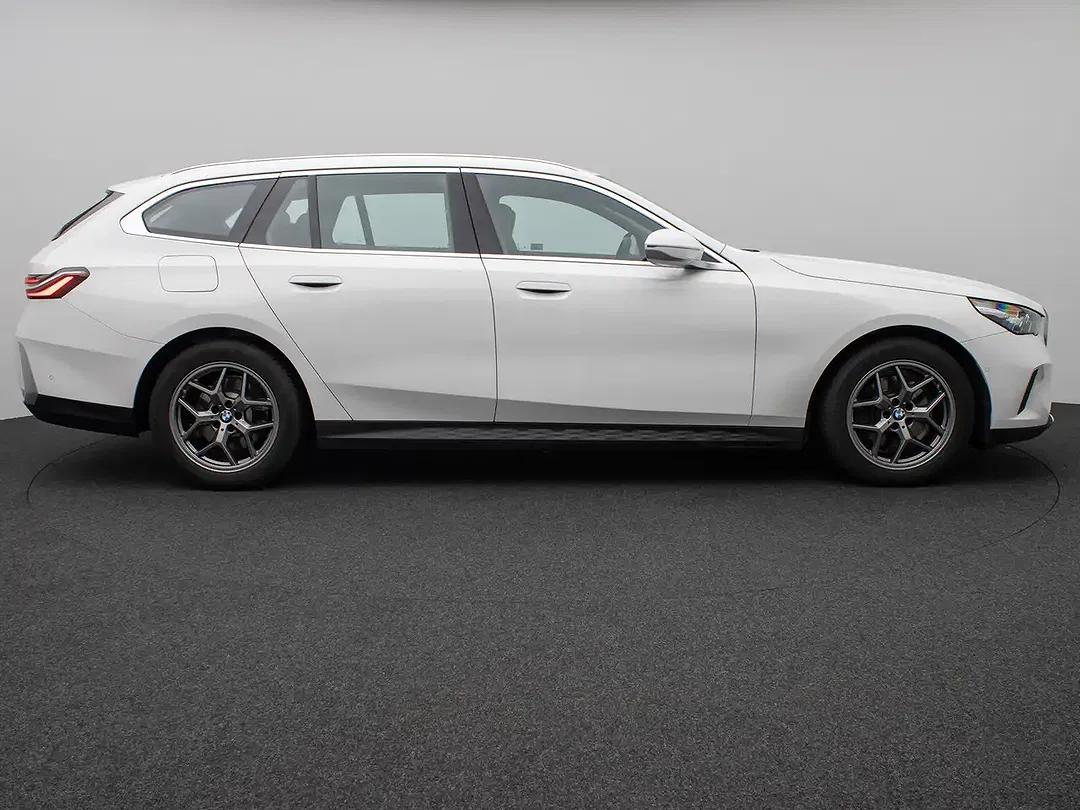 BMW 520 - Thumbnail 4