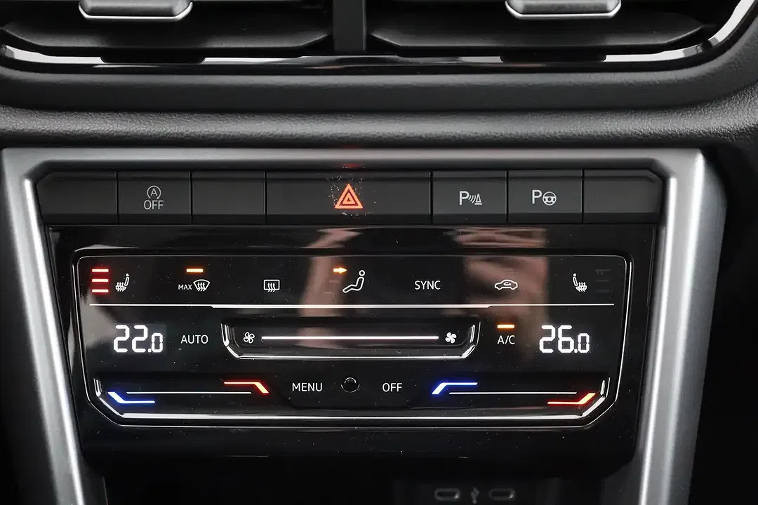 Volkswagen T-Roc - Thumbnail 11
