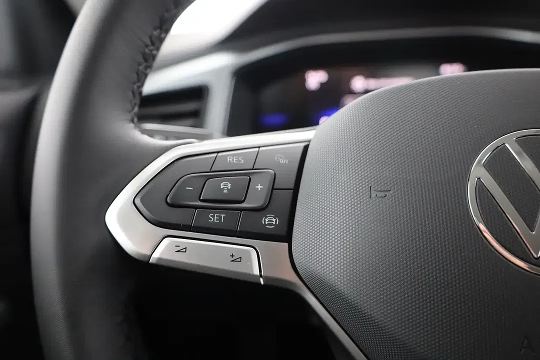 Volkswagen T-Roc - Thumbnail 15