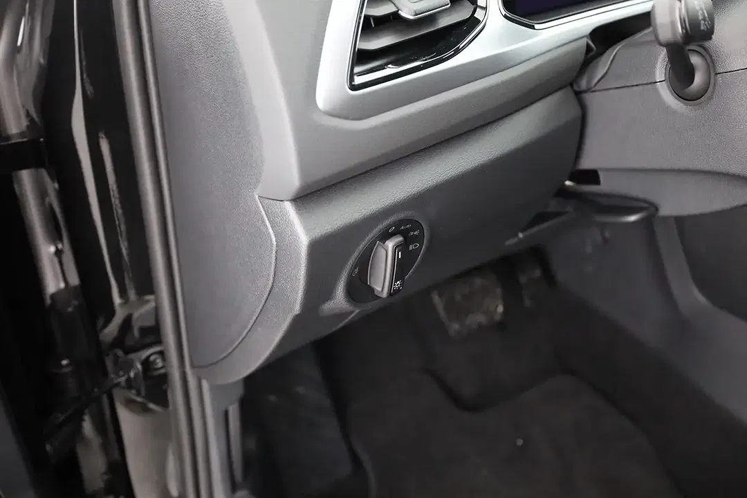 Volkswagen T-Roc - Thumbnail 20